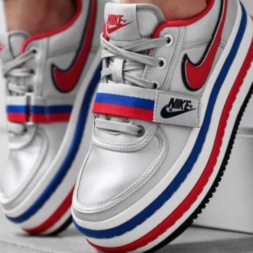 NIKE VANDAL 2K METALLIC SILVER SNEAKERS